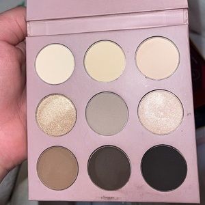 Nude eyeshadow palette